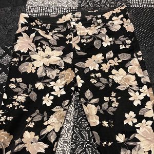 Old Navy Pixie Ankle Mid-Rise Pant